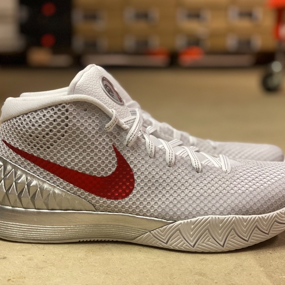 kyrie 1 opening night